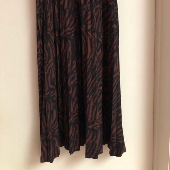 Printed Pleated Long Skirt - Picture 1 of 3